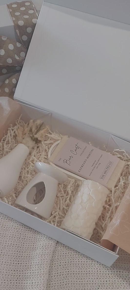 White Dreams Hamper Gift Box