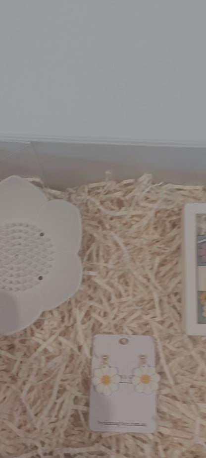 Mini Daisy Hamper Gift Box